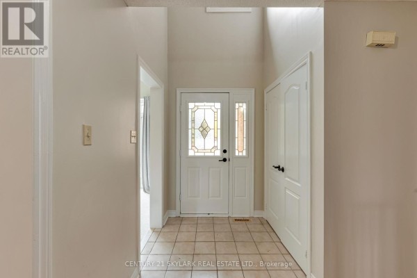 Eating area - 4 Leeward Drive, Brampton, ON L6S5V6 Photo 5