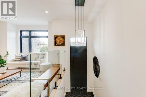 4 Lunness Road, Toronto, ON, photo 2
