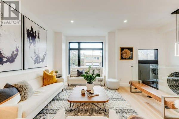 Family room - 4 Lunness Road, Toronto, ON M8W4M3 Photo 4