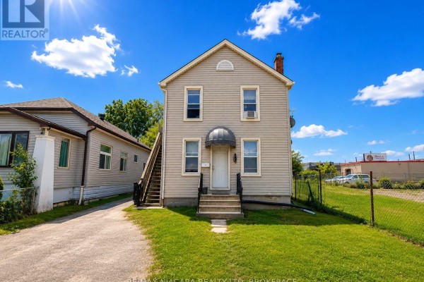4 Manchester Avenue, St  Catharines, ON, photo 2
