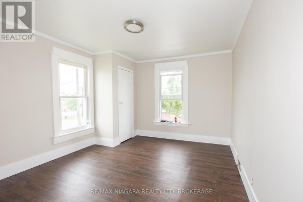 4 Manchester Avenue, St  Catharines, ON, photo 3