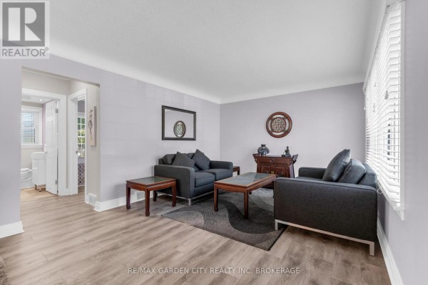 4 Manor Road, St  Catharines, ON L2N3B5 Photo 4