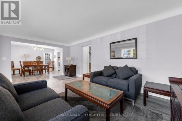 4 Manor Road, St  Catharines, ON L2N3B5 Photo 5