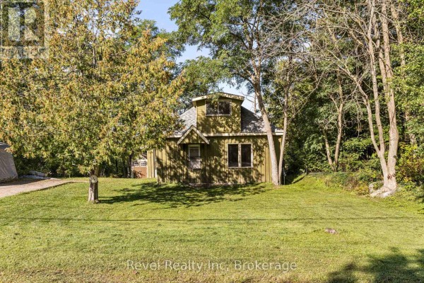 4 Margaret Street, Parry Sound, ON P2A2A8 Photo 2