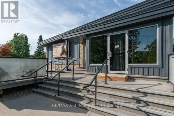 4 Mc Farlane Street, Stratford, ON, photo 2