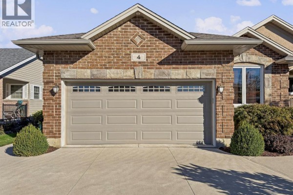 3pc Bathroom - 4 Mckee Road, Wallaceburg, ON N8A5G3 Photo 4