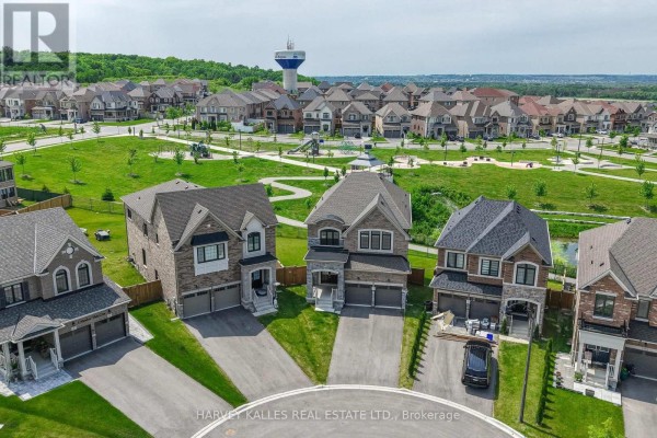Family room - 4 Meadow Vista Crescent, East Gwillimbury, ON L9N0T4 Photo 3