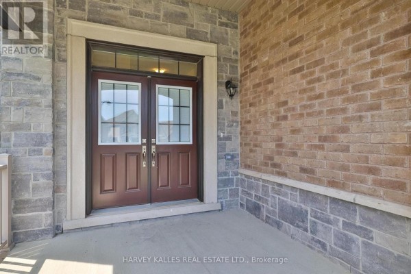 Living room - 4 Meadow Vista Crescent, East Gwillimbury, ON L9N0T4 Photo 5
