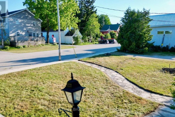 Laundry room - 4 Mill Street, Northern Bruce Peninsula, ON N0H1W0 Photo 4