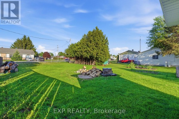 4 Montcalm Street, Clarence Rockland, ON, photo 3