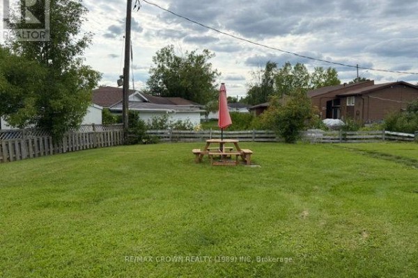 Primary Bedroom - 4 Niagara Street, Kapuskasing, ON P5N2B8 Photo 4