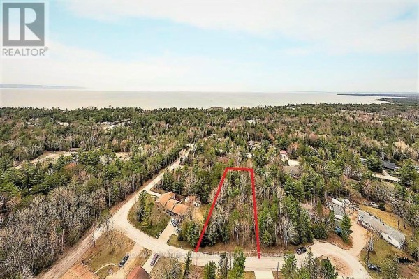 4 Nida Crescent, Wasaga Beach, ON, photo 2