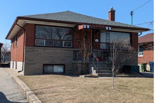 4 Nordin Avenue, Toronto, ON M8Z2B1 Photo 3
