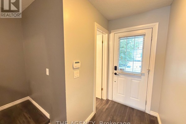 Kitchen - 4 Porter Drive, Guelph, ON N1L1M3 Photo 5