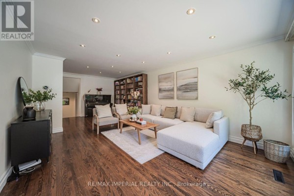 Dining room - 4 Quincy Crescent, Toronto, ON M2J1C4 Photo 4
