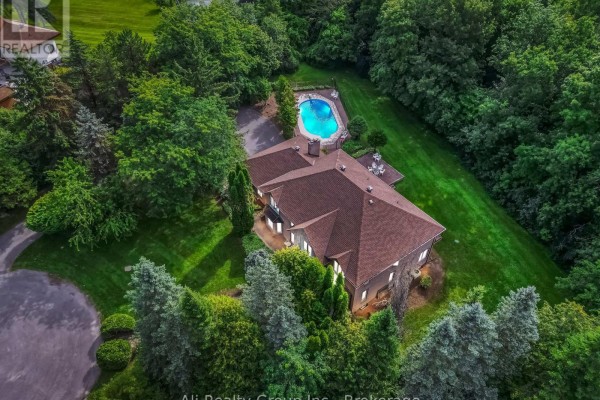 4 Royal County Downs, Ottawa, ON, photo 2