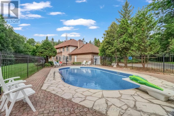 4 Royal County Downs, Ottawa, ON, photo 3