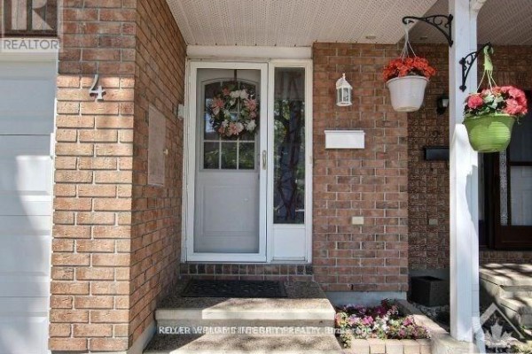 4 Rueter Street, Ottawa, ON K2J3Z9 Photo 2