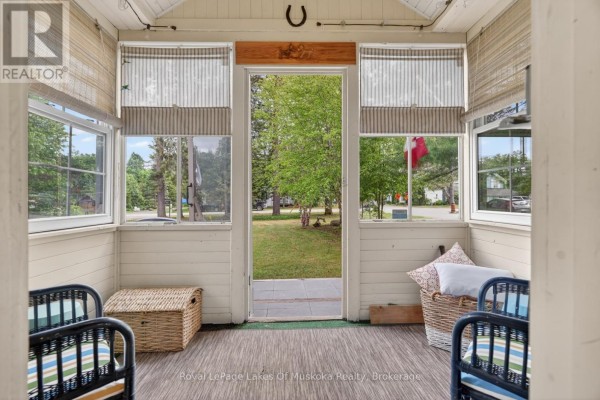 Family room - 4 Spruce Street E, Lake Of Bays, ON P0B1A0 Photo 3