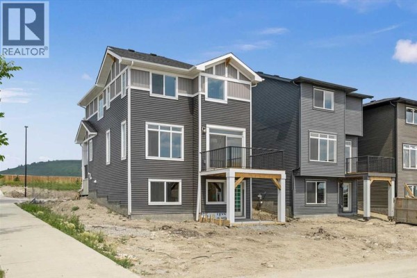 4 Topaz Place, Cochrane, AB, photo 3