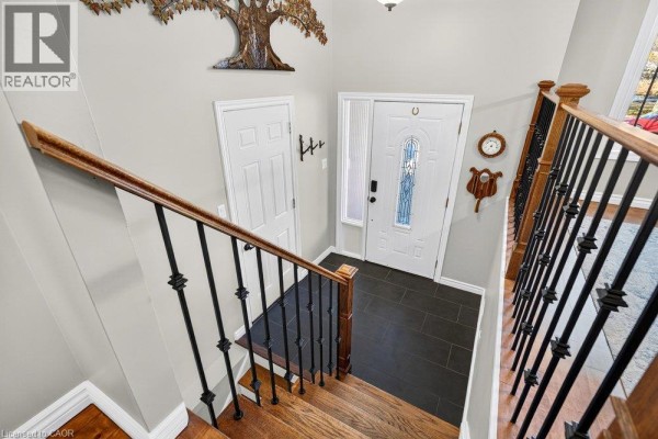 Recreation room - 4 Vance Crescent, Waterdown, ON L8B0B8 Photo 4