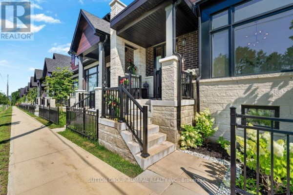 4 Vern Robertson Gate, Uxbridge, ON L9P0R9 Photo 2