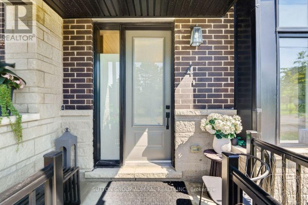 4 Vern Robertson Gate, Uxbridge, ON L9P0R9 Photo 3
