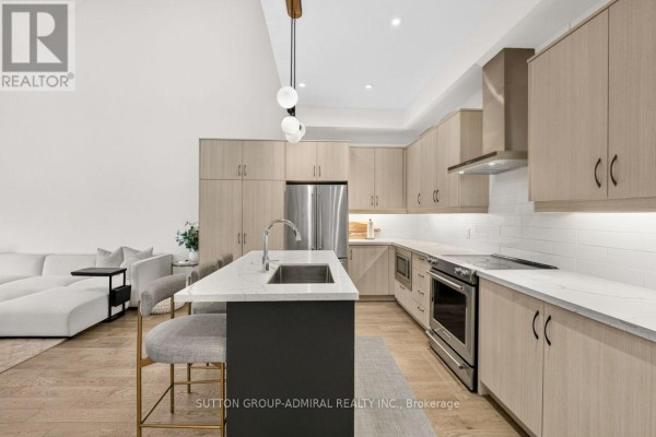 4 Vern Robertson Gate, Uxbridge, ON L9P0R9 Photo 5