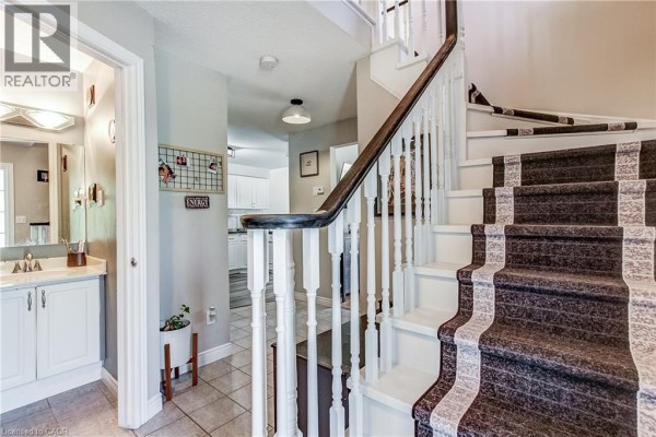 Family room - 4 Victoria Street Unit# 16, Waterdown, ON L9H2B8 Photo 4