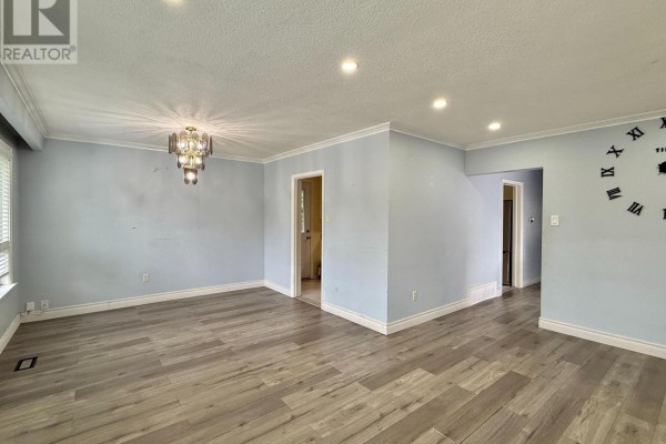 Dining room - 4 Wantanopa Crescent, Toronto, ON M1H2B3 Photo 3