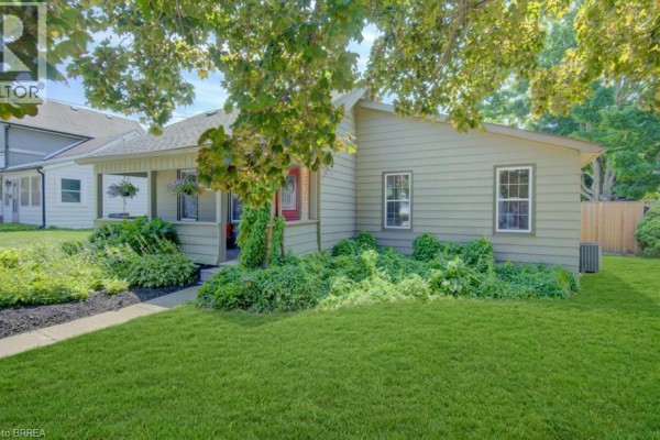 4 Wellington Street, Paris, ON, photo 2