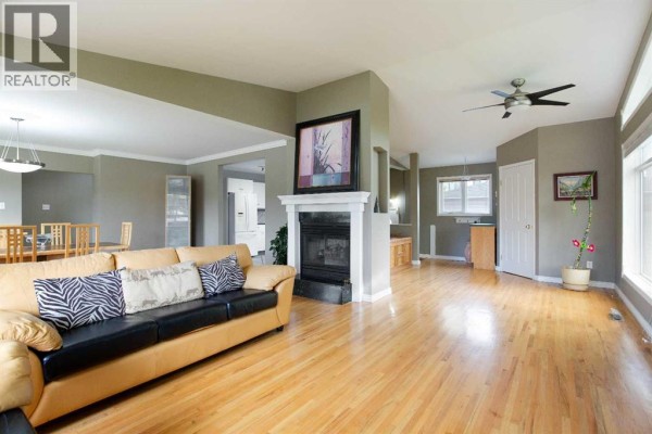 4 Wildwood Drive Sw, Calgary Residential Sold $725,000