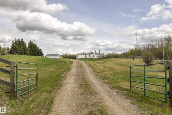 40, 2320 Twp Rd 540, Rural Lac Ste  Anne County