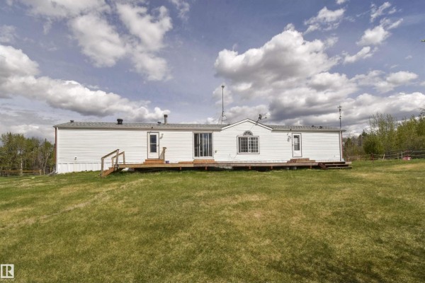 Kitchen - 40, 2320 Twp Rd 540, Rural Lac Ste  Anne County, AB T0E1V0 Photo 2