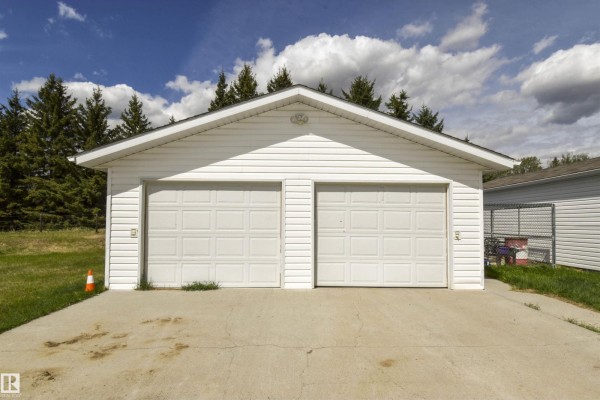 Primary Bedroom - 40, 2320 Twp Rd 540, Rural Lac Ste  Anne County, AB T0E1V0 Photo 3