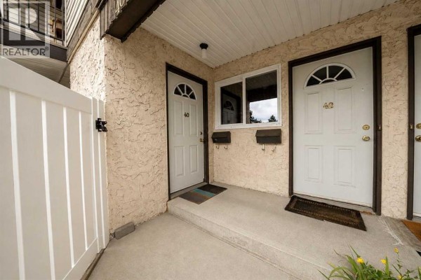 Bedroom - 40, 3745 Fonda Way Se, Calgary, AB T2A5W7 Photo 3