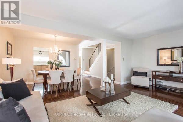 40 - 10 Esterbrooke Avenue, Toronto