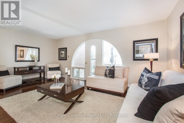 Kitchen - 40 - 10 Esterbrooke Avenue, Toronto, ON M2J2C2 Photo 3