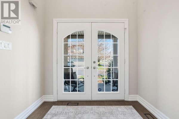 40 - 441 Stonehenge Drive, Hamilton, ON, photo 2