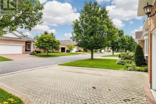 Living room - 40 - 81 Arnies Chance, Whitchurch Stouffville, ON L4A1L7 Photo 4