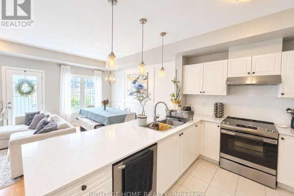 40-03 - 2420 Baronwood Drive, Oakville, ON L6M0X6 Photo 4