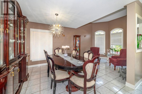 Kitchen - 40 Arnold Crescent, Whitby, ON L1M1H9 Photo 4