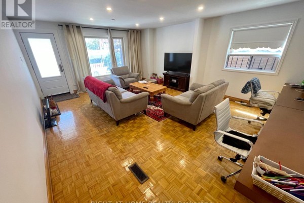 Kitchen - 40 Bellevue Avenue, Toronto, ON M5T2N4 Photo 4