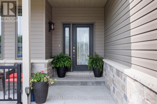 Primary Bedroom - 40 Birchmount Street, Quinte West, ON K8V0C6 Photo 4