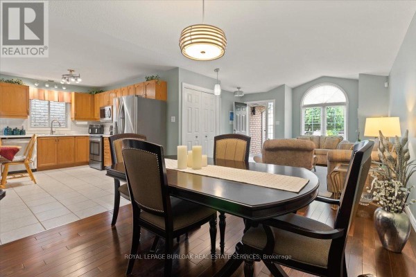 Kitchen - 40 Bridgette Drive, Hamilton, ON L9A5J8 Photo 4