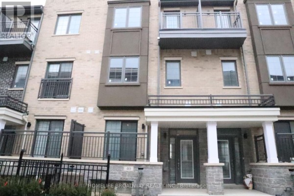 40 Clippers Crescent, Whitchurch Stouffville, ON, photo 2