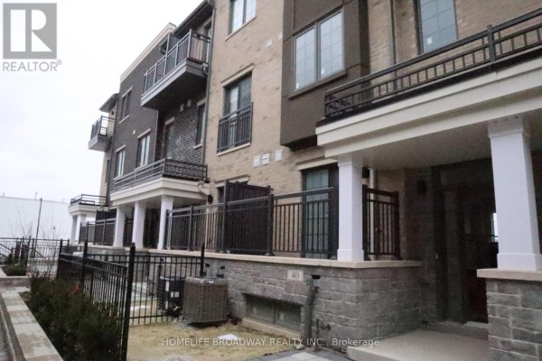 40 Clippers Crescent, Whitchurch Stouffville, ON, photo 3