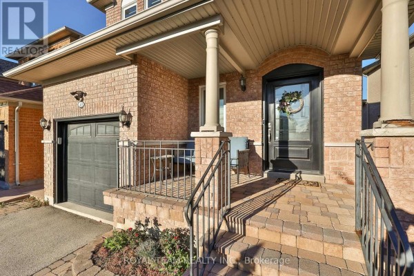 Kitchen - 40 Emily Carr Crescent, Caledon, ON L7E2K9 Photo 3