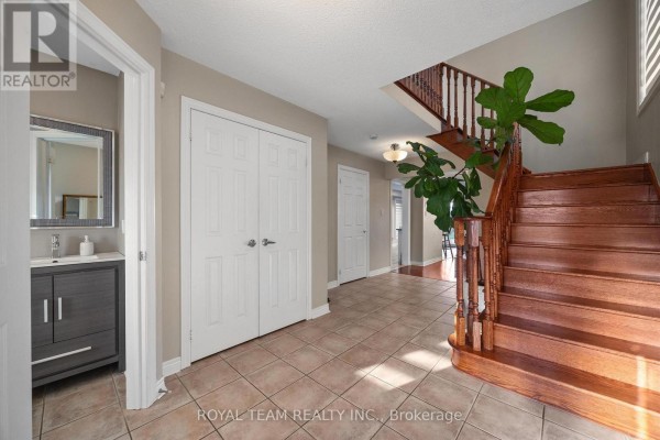 Foyer - 40 Emily Carr Crescent, Caledon, ON L7E2K9 Photo 4
