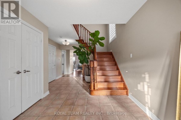 Mud room - 40 Emily Carr Crescent, Caledon, ON L7E2K9 Photo 5
